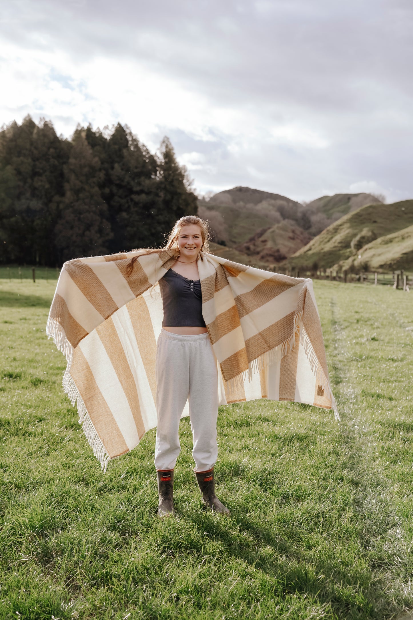 100% Lambswool Throw - Clay