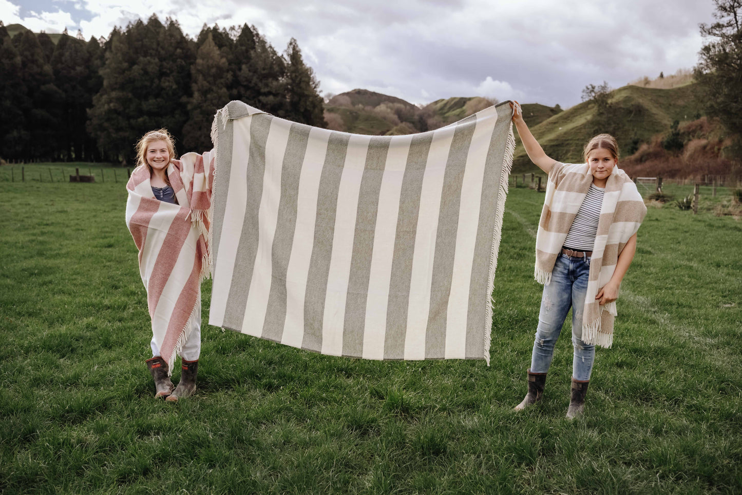 100% Lambswool Throw - Kahikatea Green